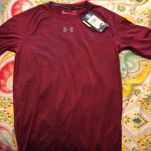 NWT Under armor Men’s heat gear compression shirt